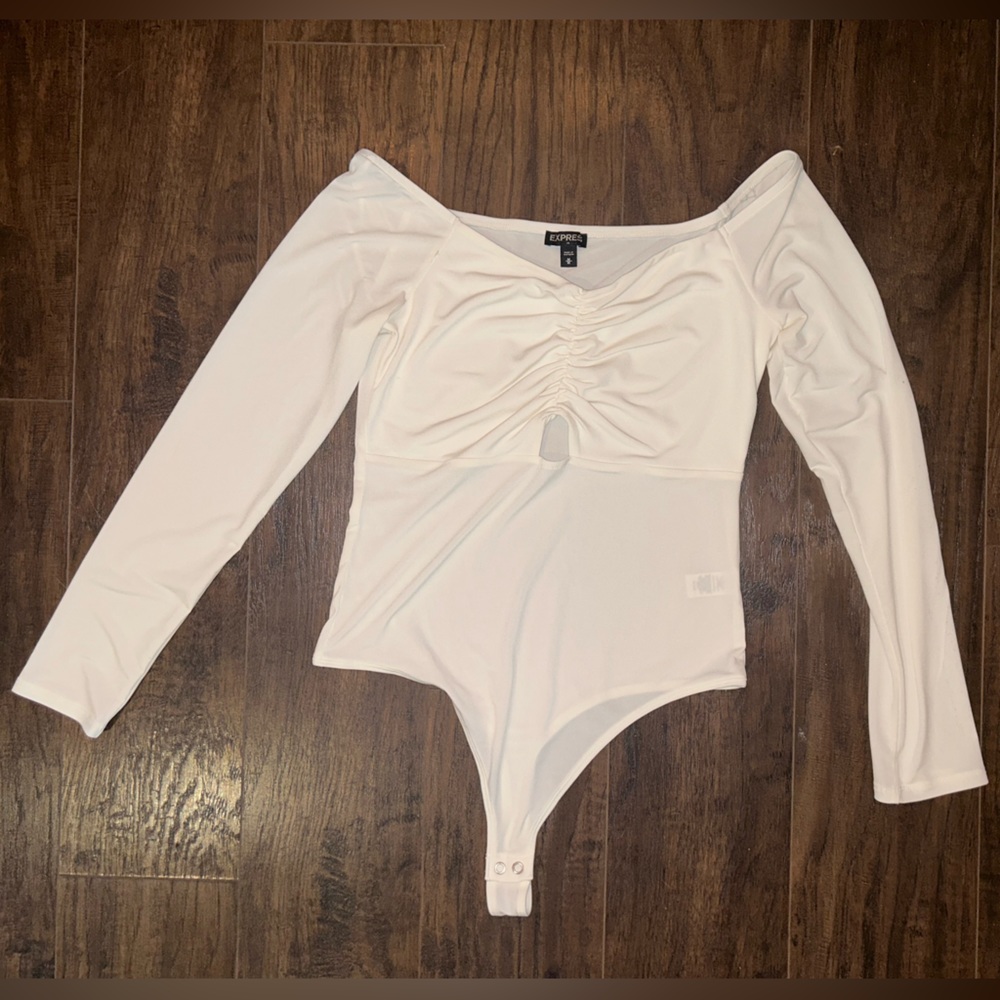 Express white bodysuit w/ cutout